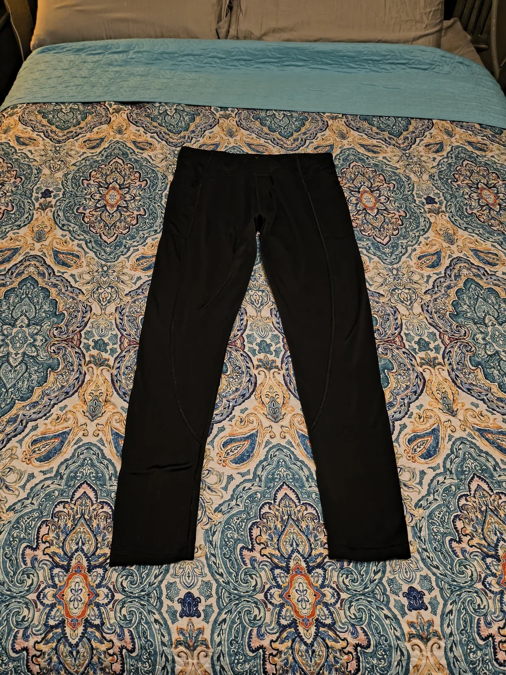Victoria's Secret Black Leggings with Side Pockets - Picture 2 of 4